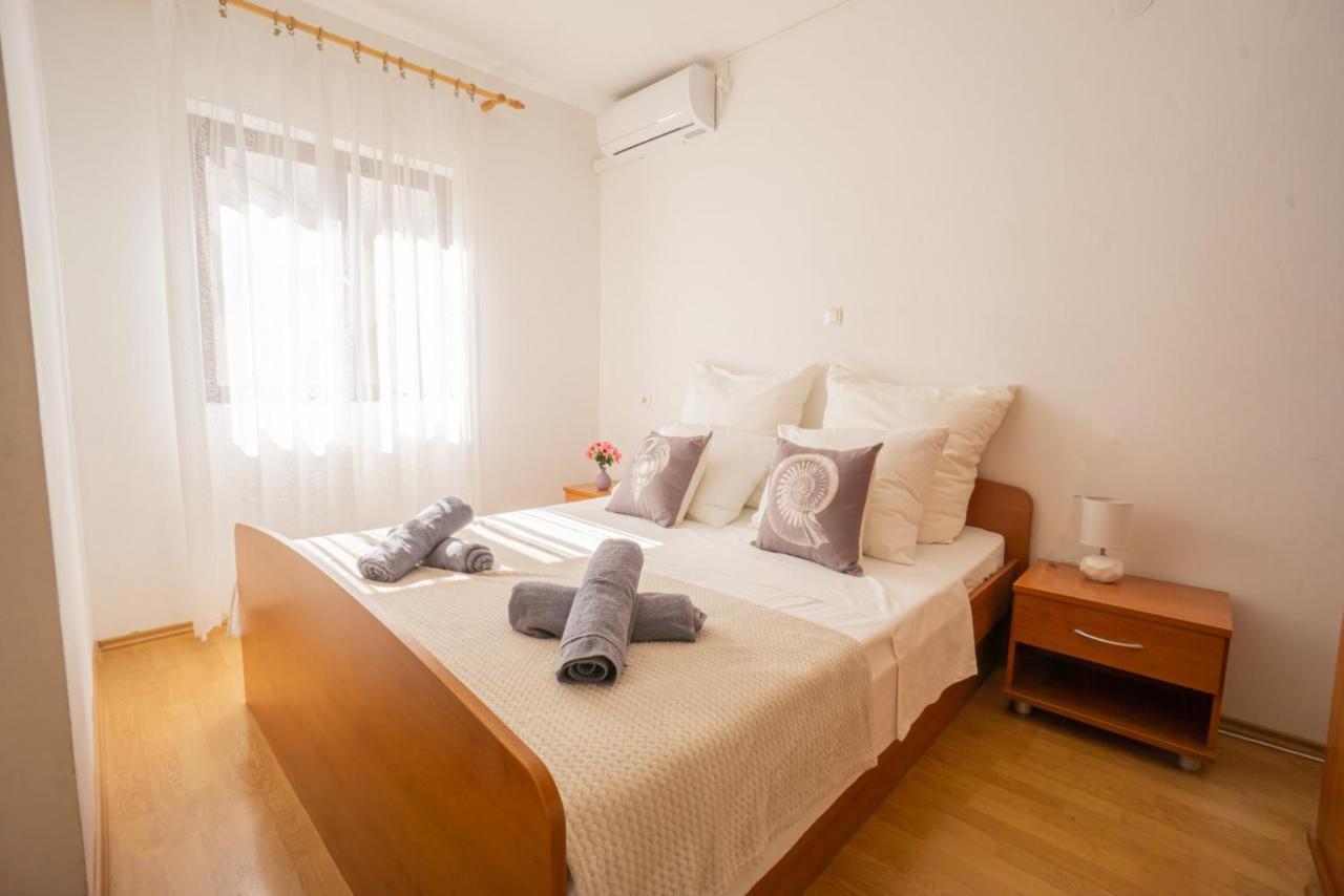 Apartment And Room Bacic Метайна Экстерьер фото