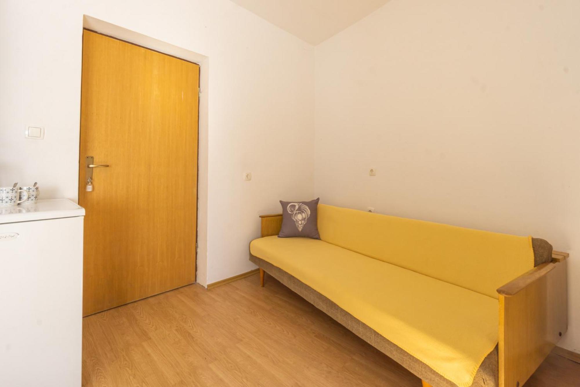 Apartment And Room Bacic Метайна Номер фото