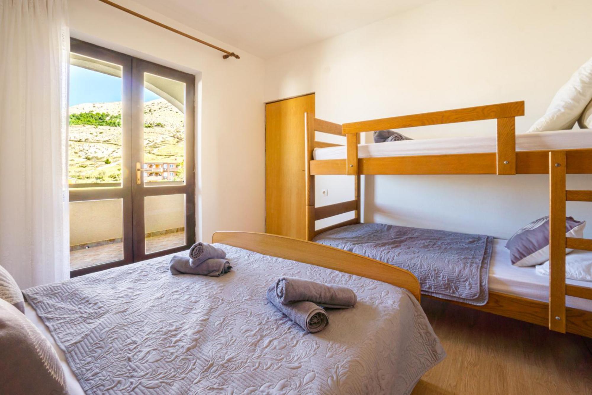 Apartment And Room Bacic Метайна Номер фото